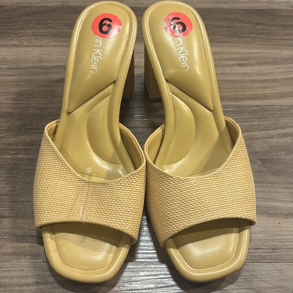 NWOT Calvin Klein Heeled Sandals - Picture 1 of 5